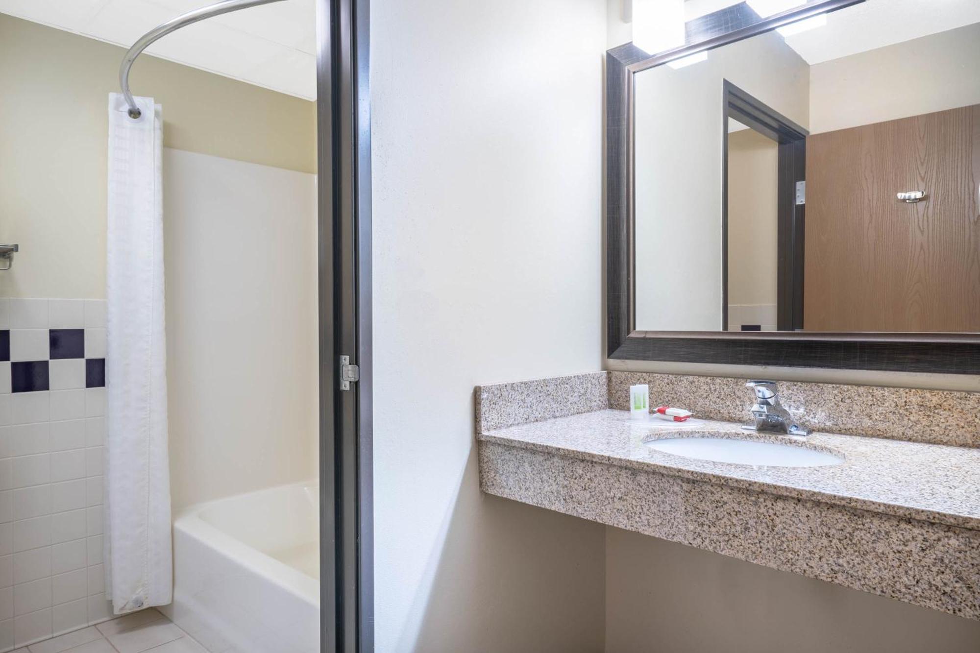Aspen Hotel Rogers Formerly Americ Inn المظهر الخارجي الصورة